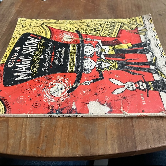 Book : (vintage 1977)Give a Magic Show Book by Burton and Rita Marks - Picture 2 of 11